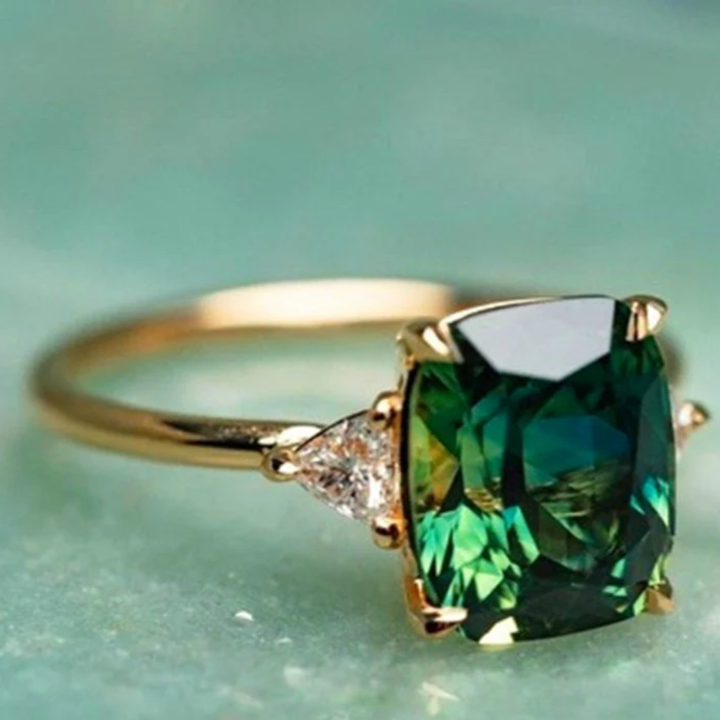 GREEN ZIRCONIA RING IN GOLD