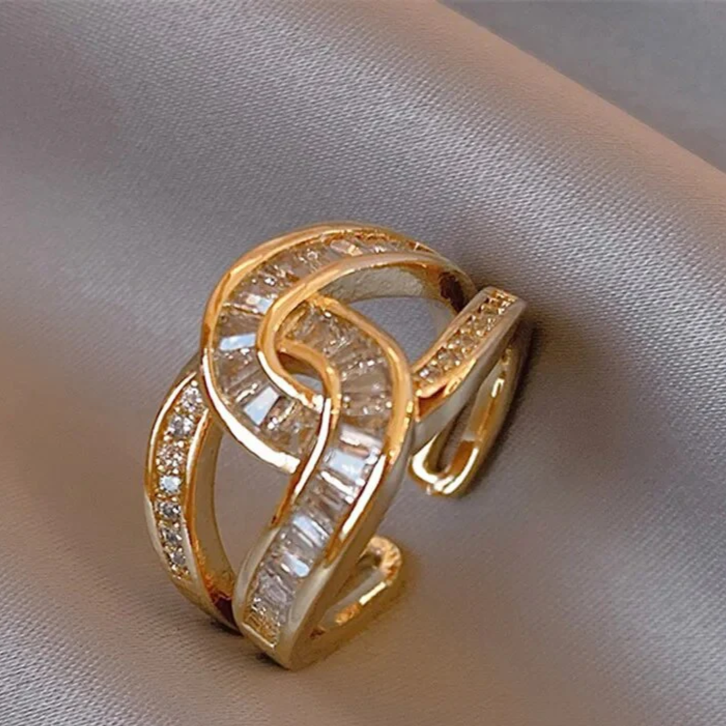 UNITY - KNOTTED ELEGANT ADJUSTABLE RING