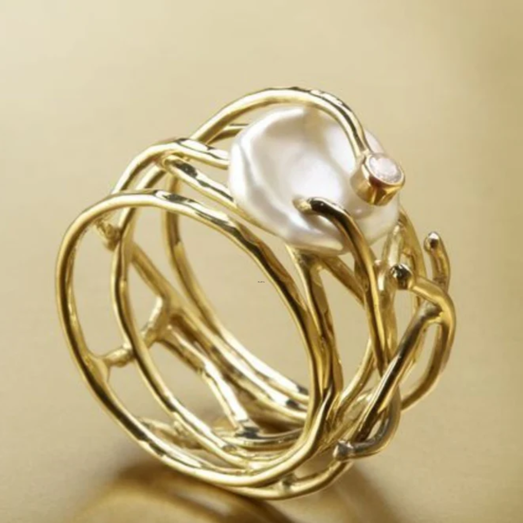 THIN GOLDEN & PEARL RING
