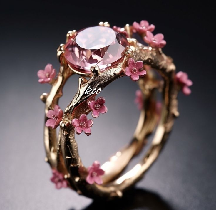 Wonderful Goldring with Flowers