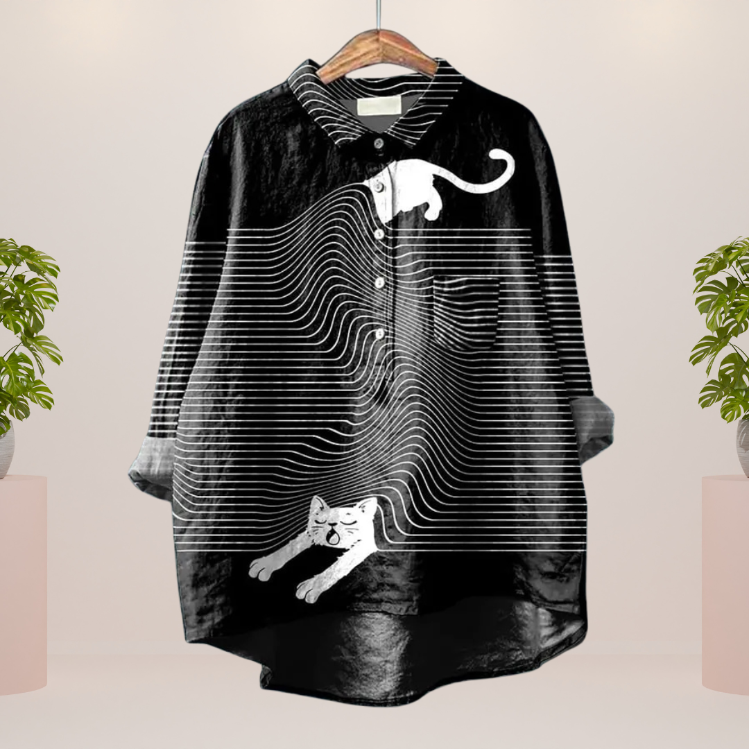 Freya | Playful shirt with dog motif and button closure