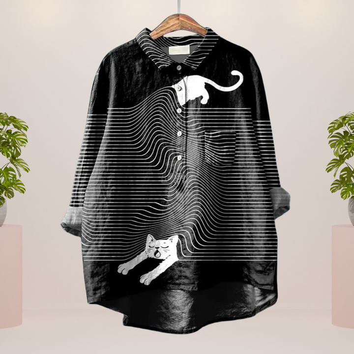 Freya | Playful shirt with dog motif and button closure