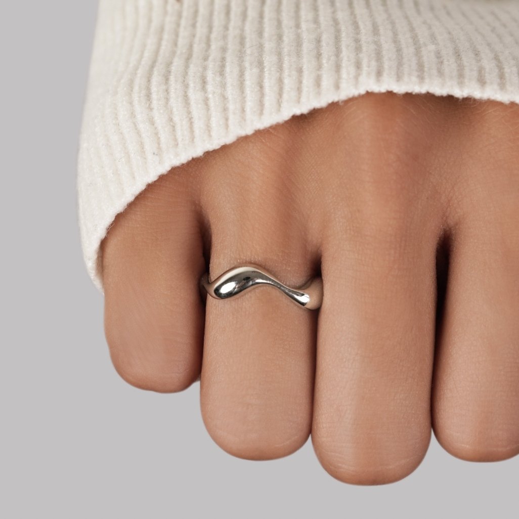 WAVES - MINIMALIST RING