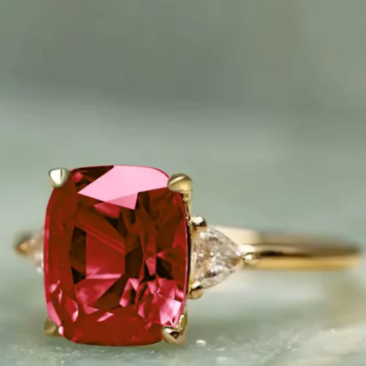 JOSEPHINE GOLD RING WITH RED ZIRCON