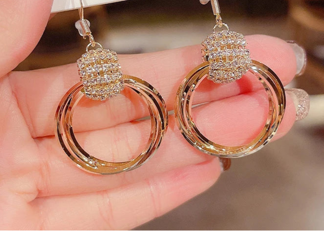 Luna Twist Hoops