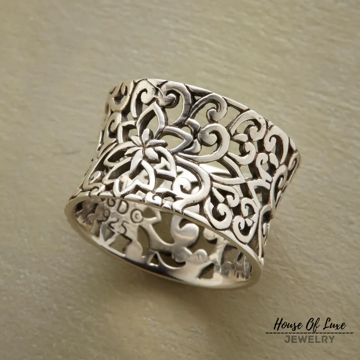 BONNIE VINATGE SILVER HOLLOW RING