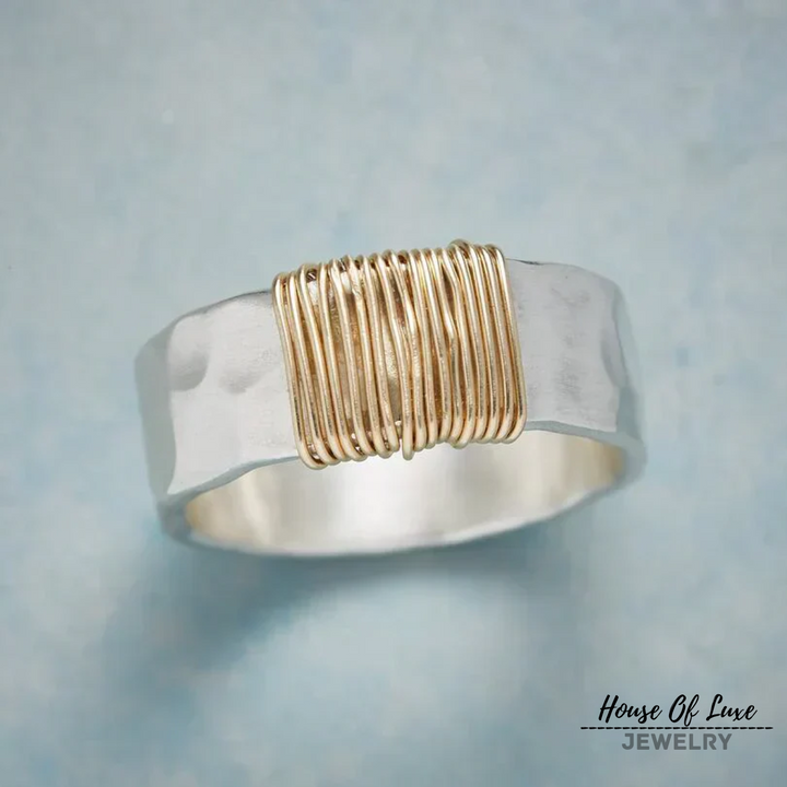 GOLDEN BOHO THREADS RING