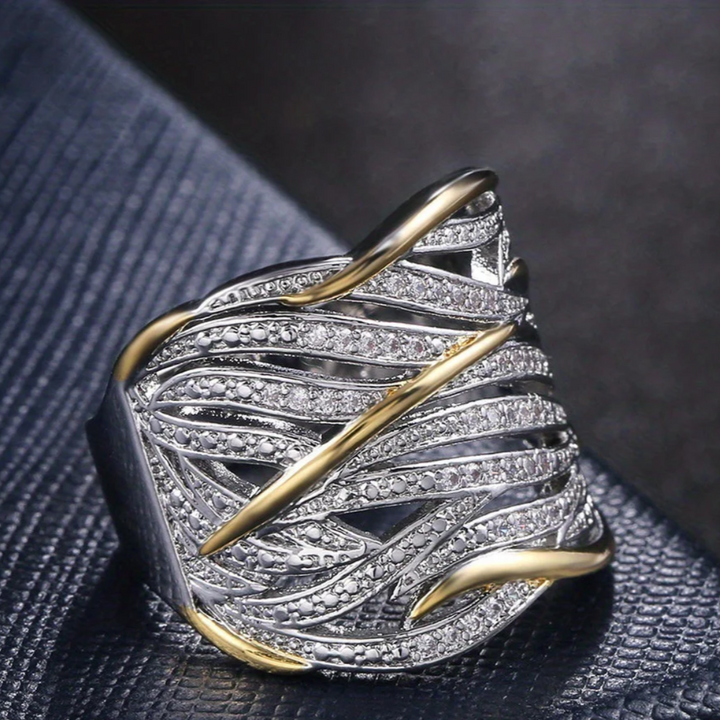 ELEGANT MULTILAYER TWISTED RING