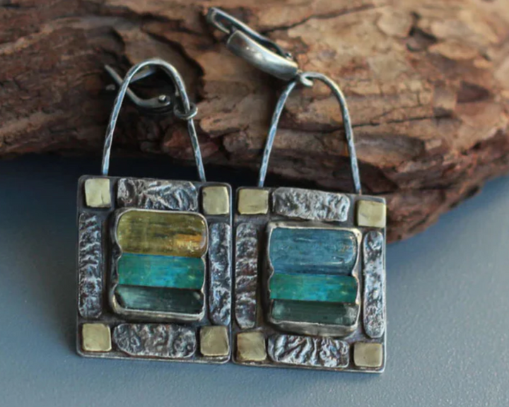 BLUE GREEN CRYSTAL STONE EARRINGS