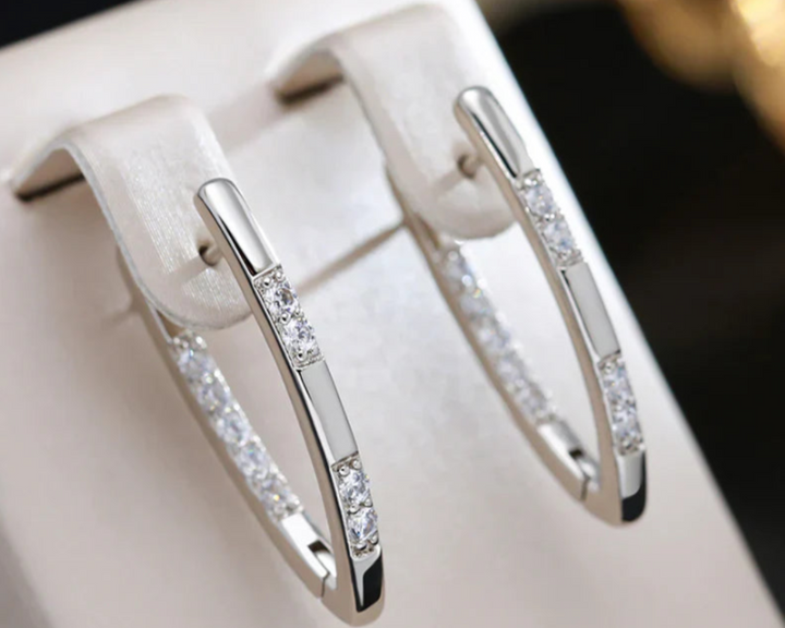 ELEGANT ZIRCONIA EARRINGS IN GOLD