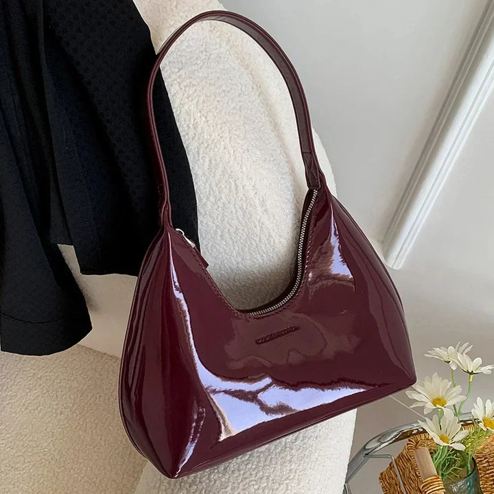 vera | glossy burgundy shoulder bag in patent look