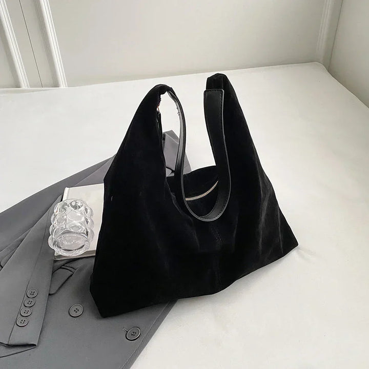 liv | relaxed hobo bag in leather look