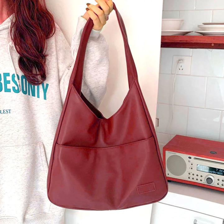 liv | relaxed hobo bag in leather look