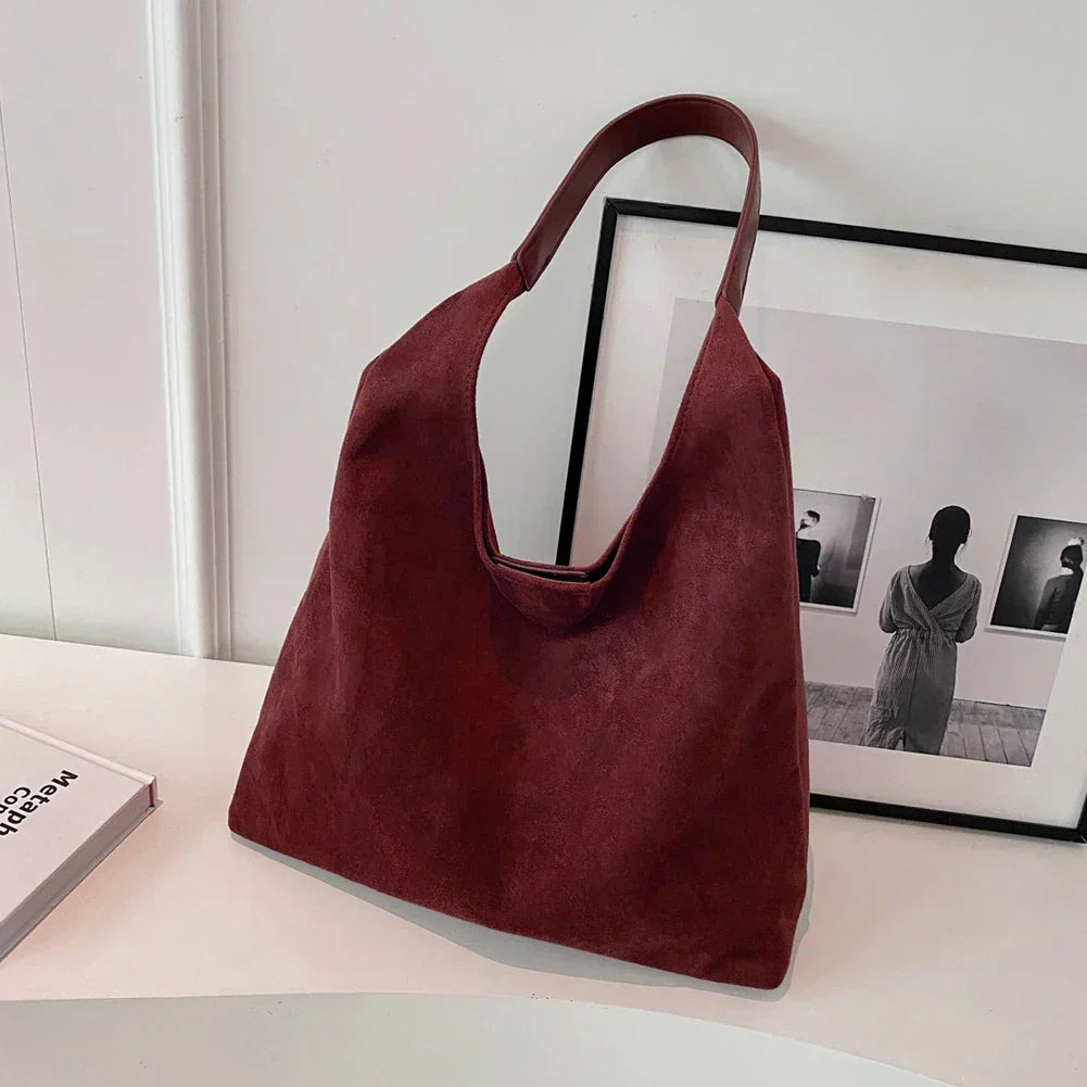 liv | relaxed hobo bag in leather look