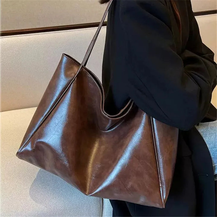 lisa | spacious brown tote bag in faux leather
