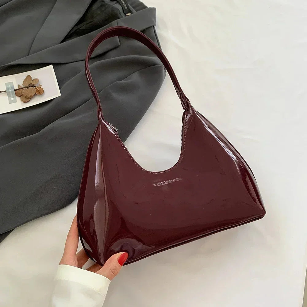 vera | glossy burgundy shoulder bag in patent look