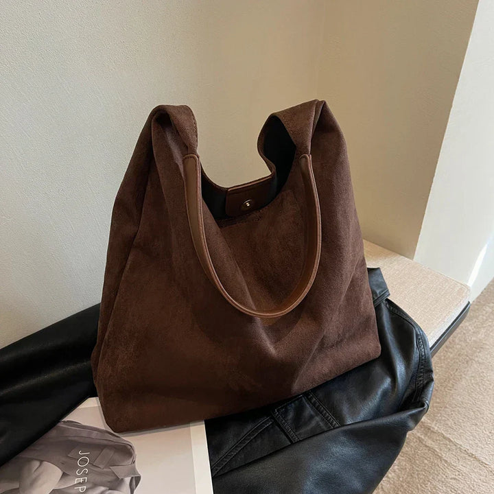 freja | soft shoulder bag in suede style