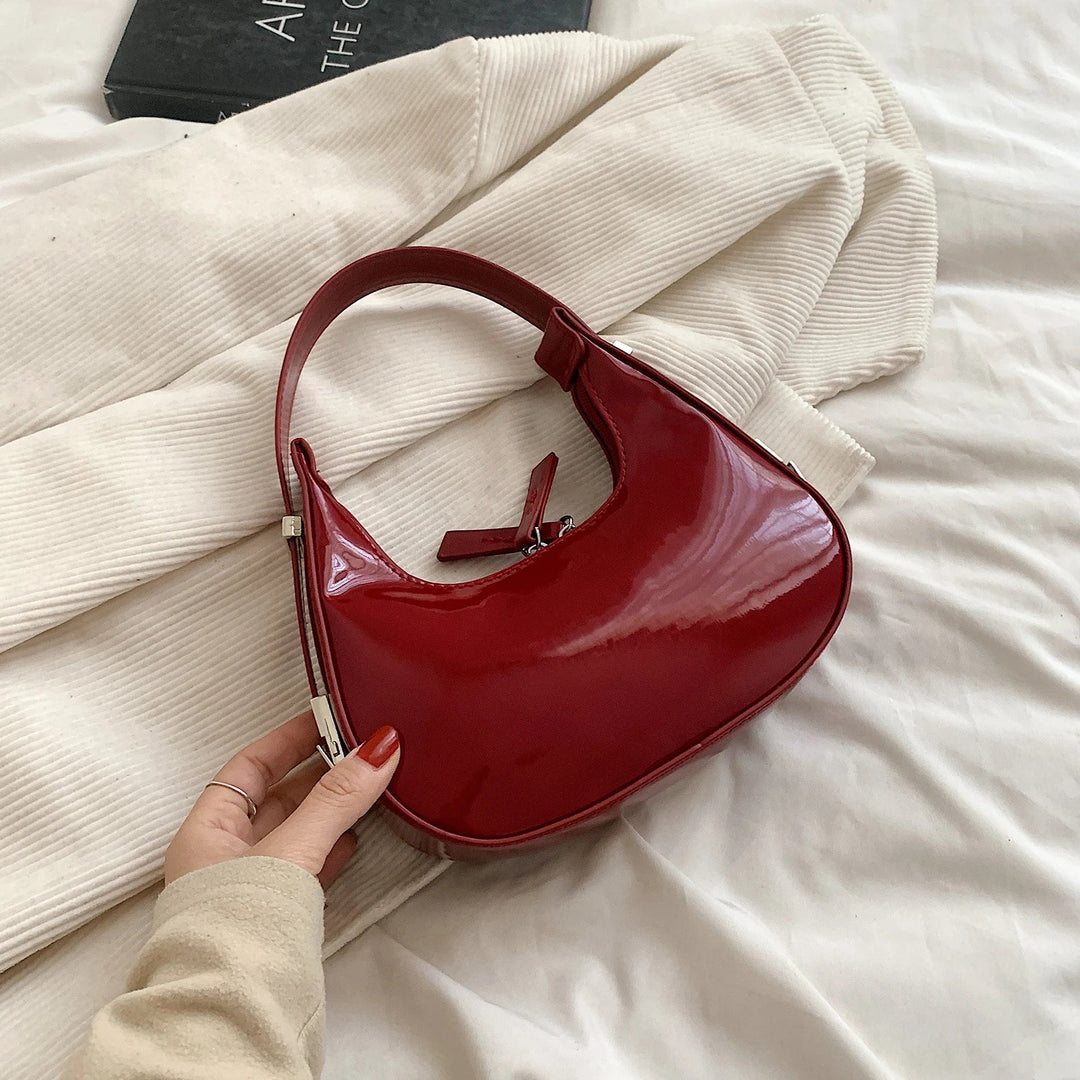 bella | vintage half-moon shoulder bag