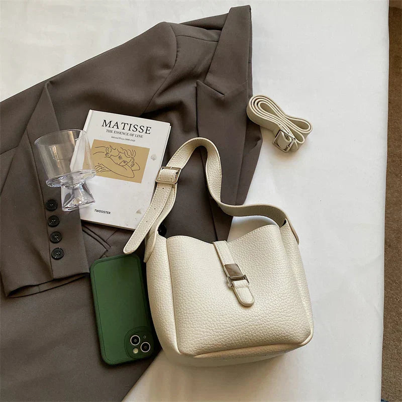 iris | modern bucket bag in leather look