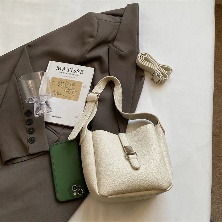 iris | modern bucket bag in leather look