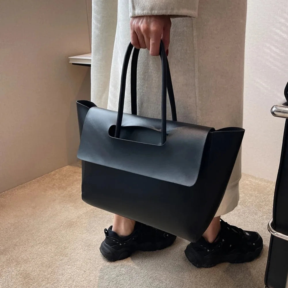 tova | minimalist shoulder bag in faux leather