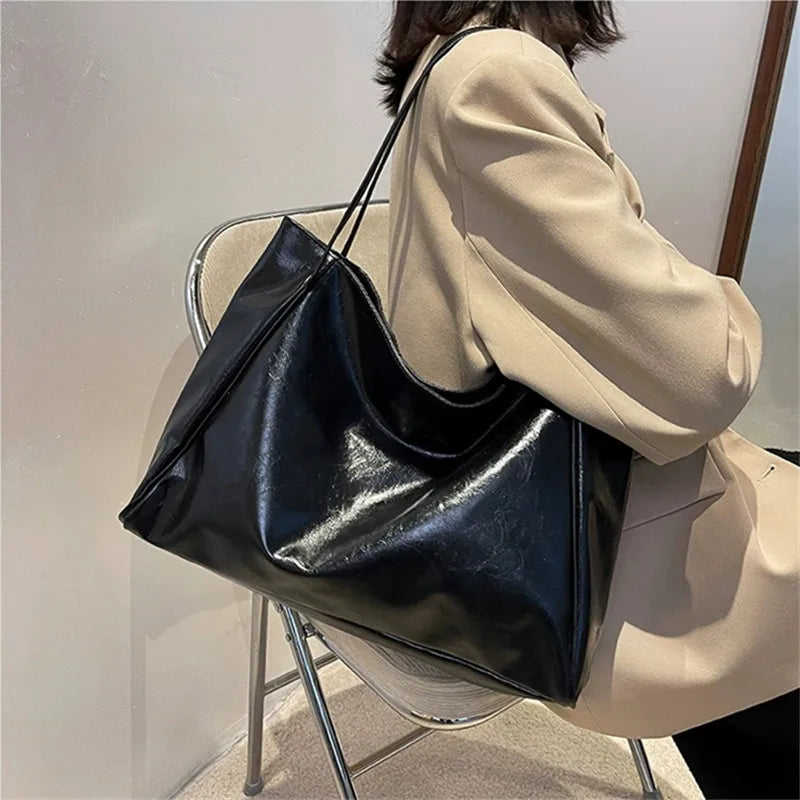 lisa | spacious brown tote bag in faux leather