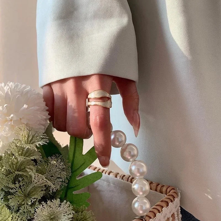 Luna Flow Ring