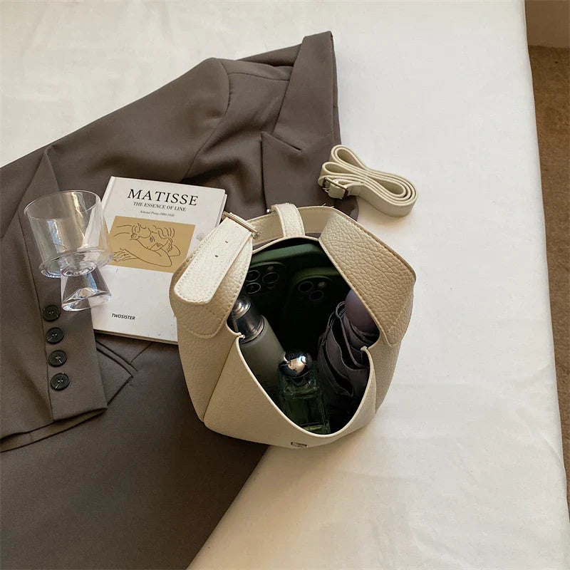 iris | modern bucket bag in leather look