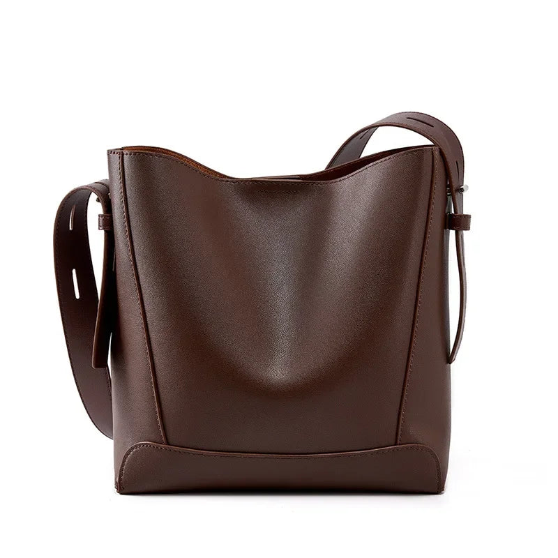 tine |  elegant sand-colored shoulder bag with belt handle