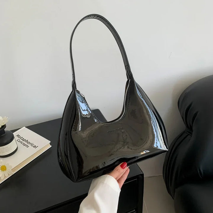 vera | glossy burgundy shoulder bag in patent look