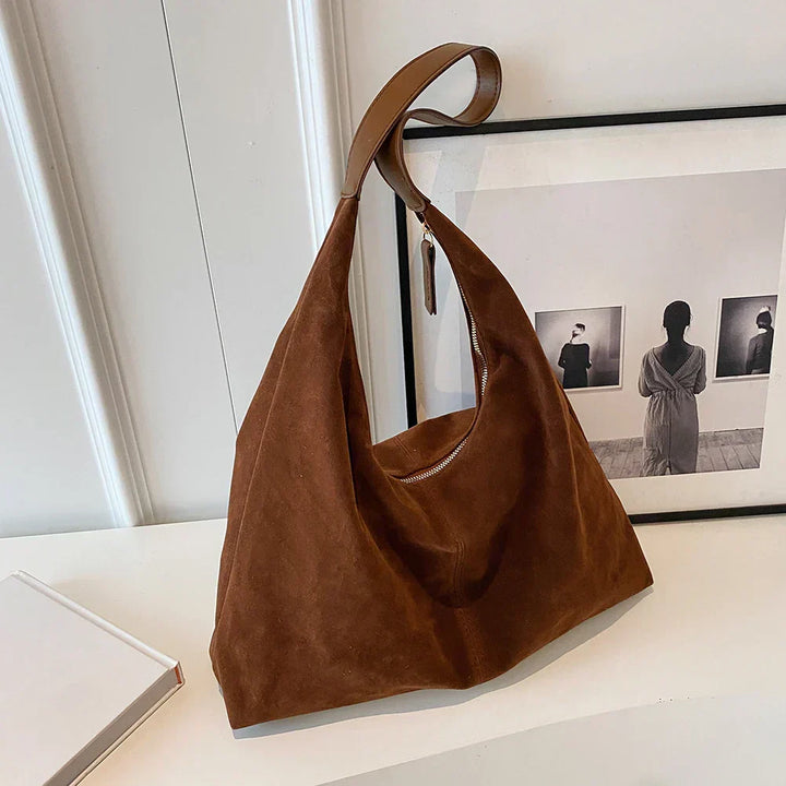 liv | relaxed hobo bag in leather look