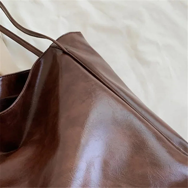 lisa | spacious brown tote bag in faux leather