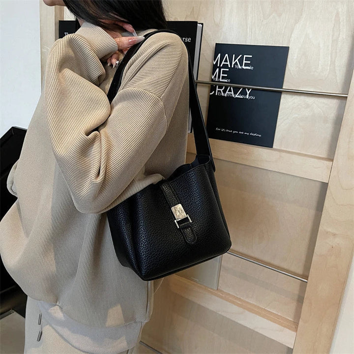 iris | modern bucket bag in leather look