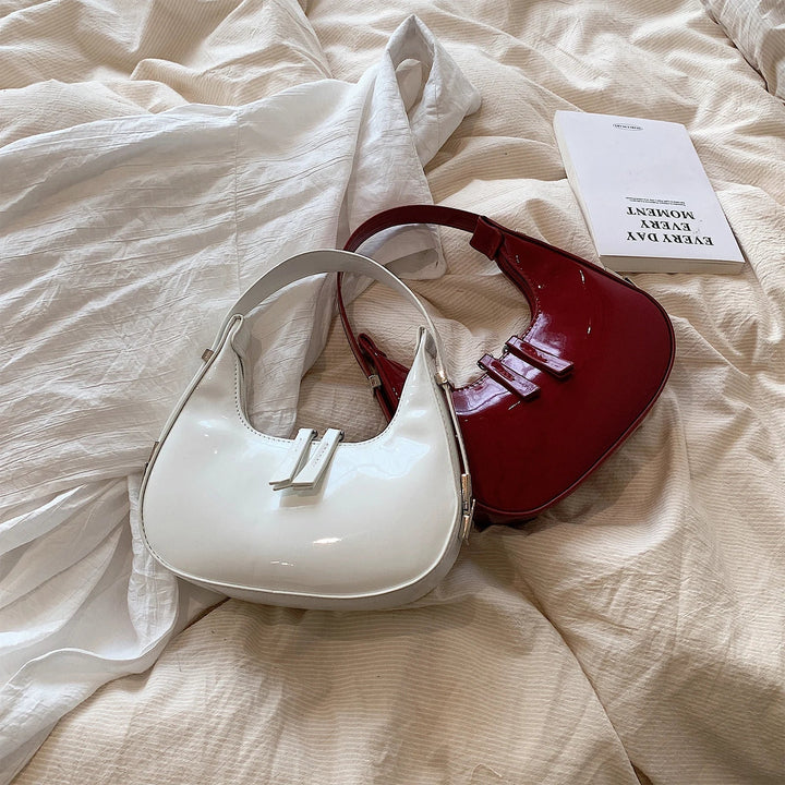 bella | vintage half-moon shoulder bag