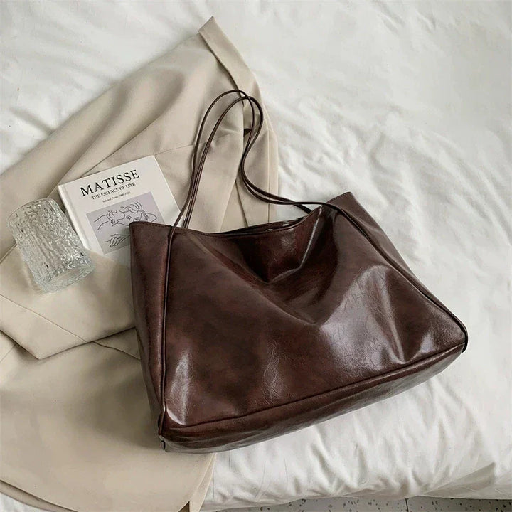 lisa | spacious brown tote bag in faux leather
