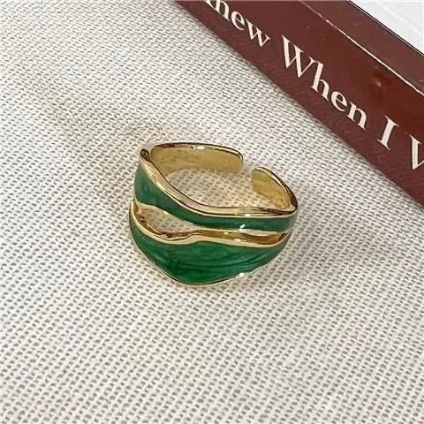 Luna Flow Ring