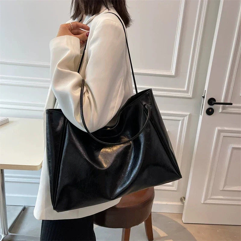 lisa | spacious brown tote bag in faux leather