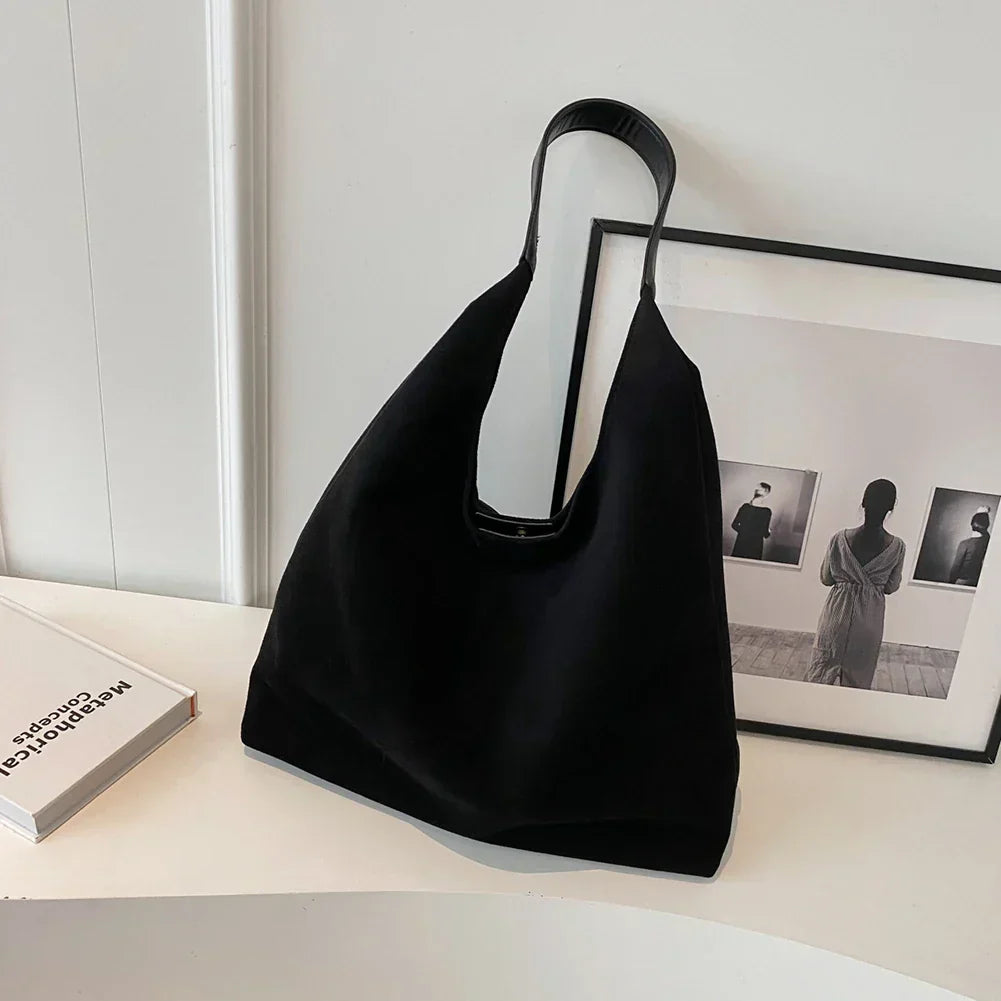 liv | relaxed hobo bag in leather look