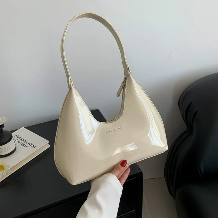 vera | glossy burgundy shoulder bag in patent look