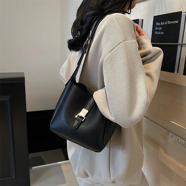 iris | modern bucket bag in leather look