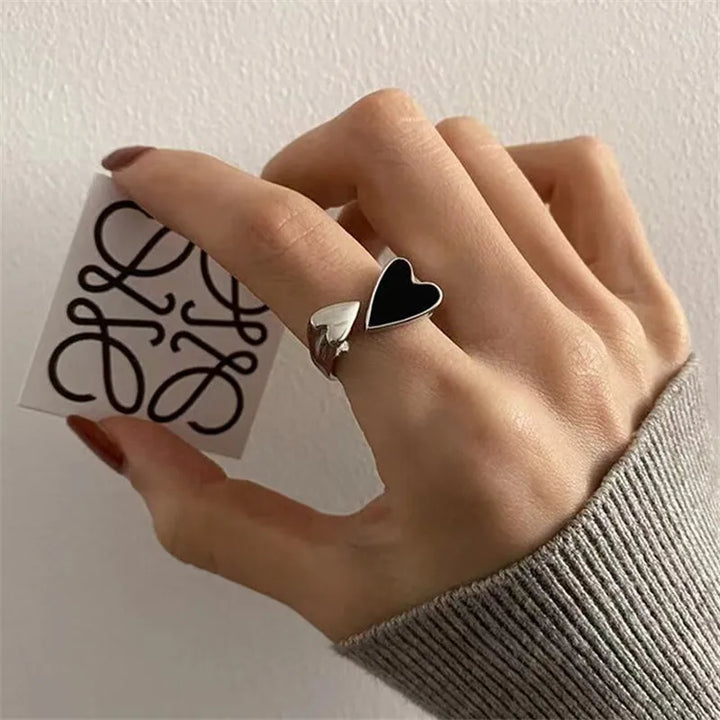 Luna Noir Ring