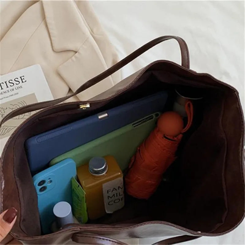 lisa | spacious brown tote bag in faux leather