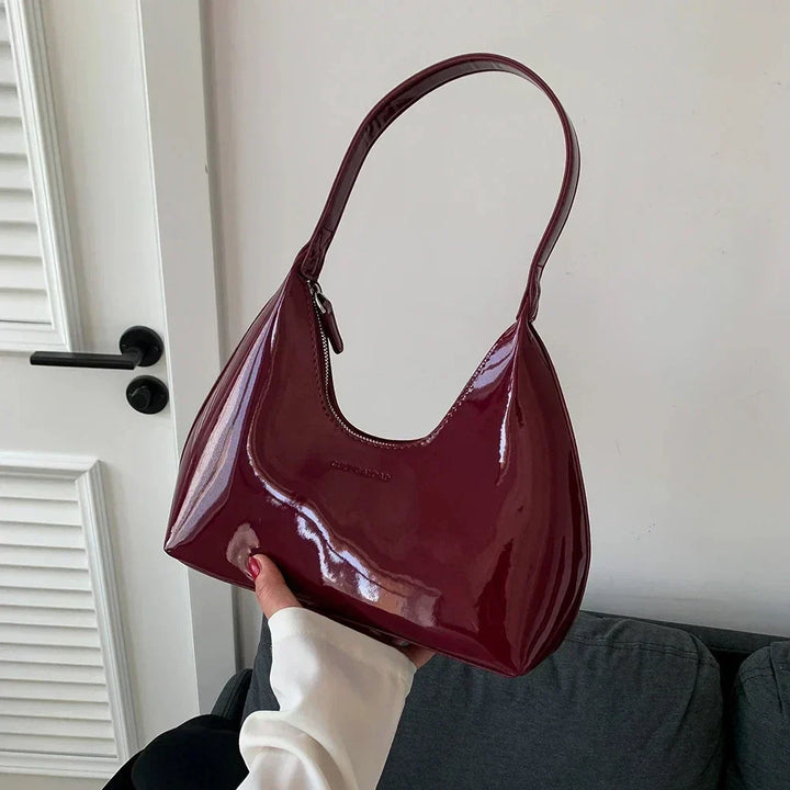 vera | glossy burgundy shoulder bag in patent look