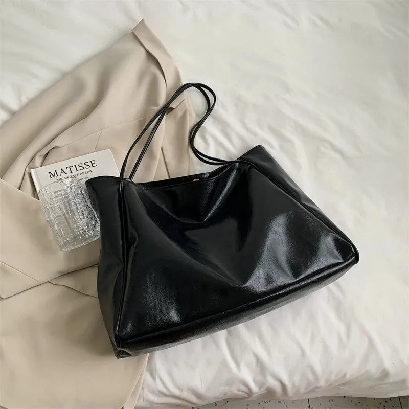 lisa | spacious brown tote bag in faux leather