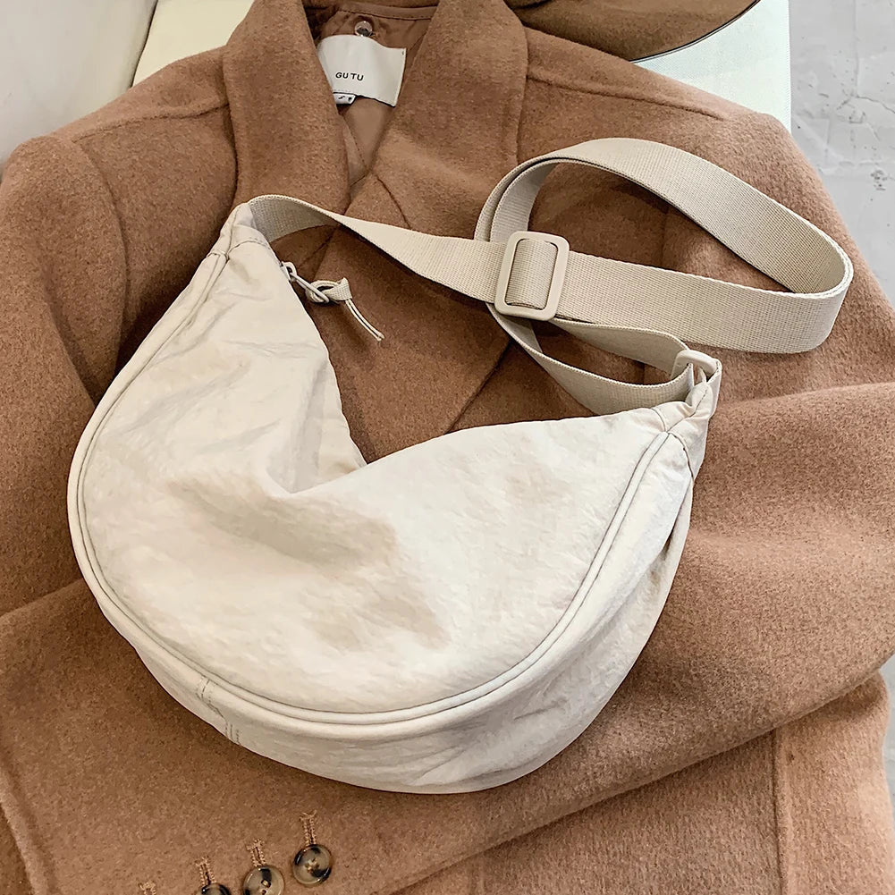 liv | relaxed hobo bag in leather look