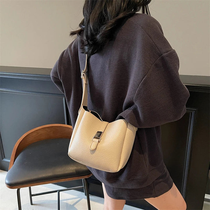 iris | modern bucket bag in leather look