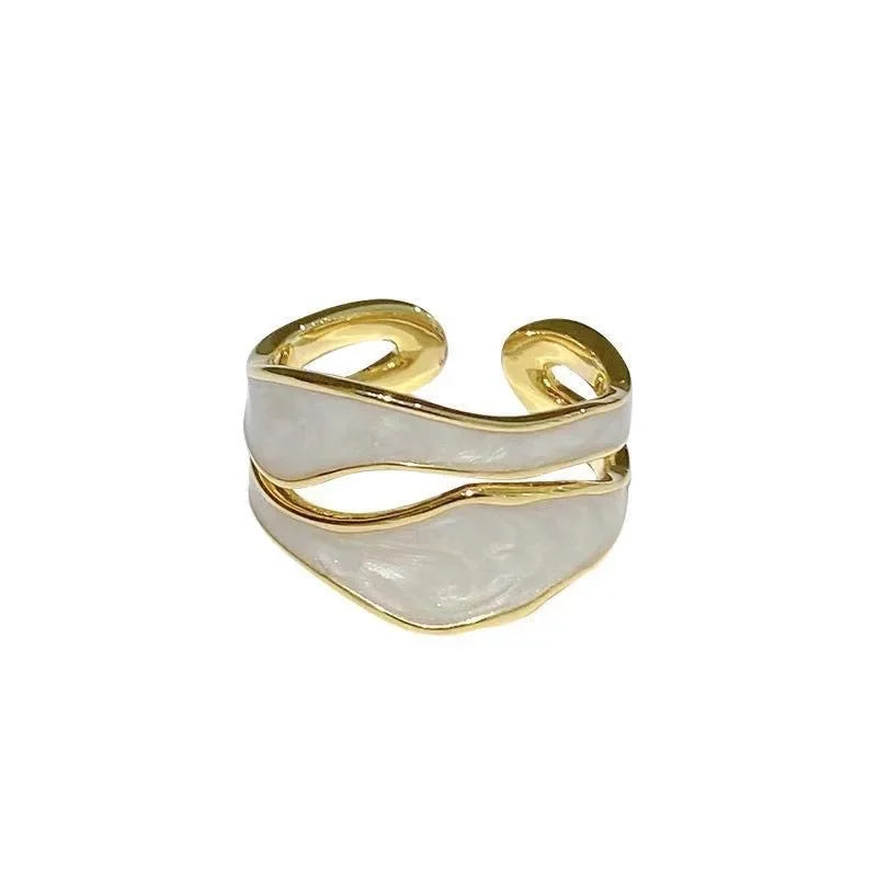 Luna Flow Ring