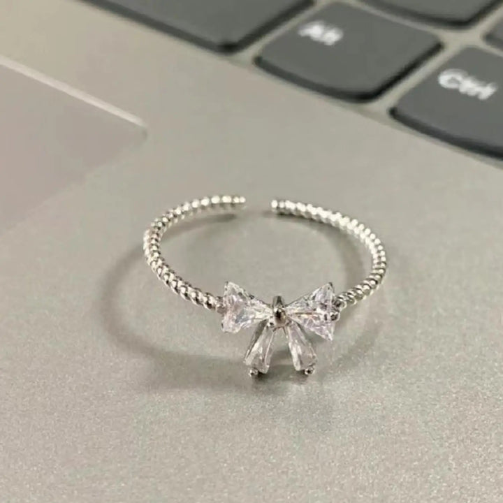 Grace Bow Ring