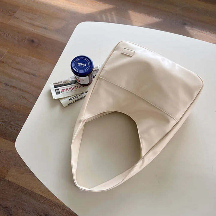 liv | relaxed hobo bag in leather look