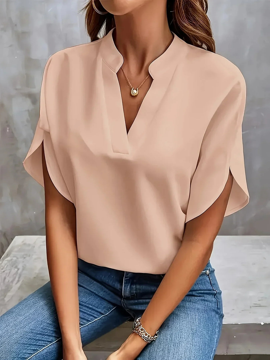 Thalia | Sophisticated Blouse with Tailored Design